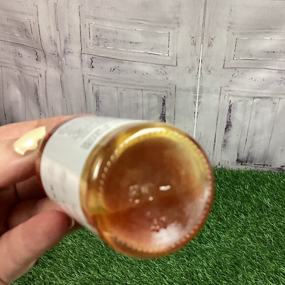 Tan-Luxe The Body Illuminating Self Tan Drops Medium/Dark - Picture 5 of 6